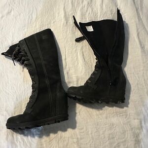 Sorel Black Lace-Up Women's Boots